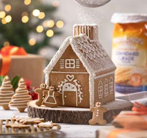 1A9A9361 Gingbread House 450x450